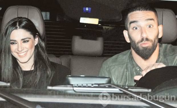Arda Turan 'damat pozu' verdi