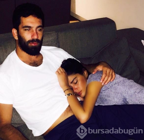 Arda Turan 'damat pozu' verdi