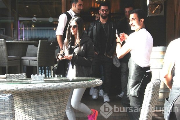 Arda Turan 'damat pozu' verdi