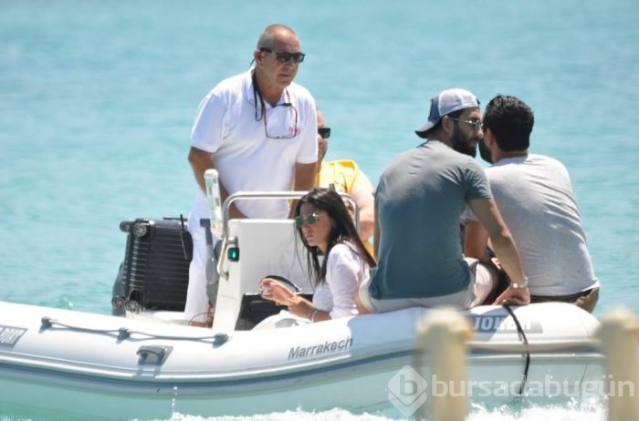 Arda Turan 'damat pozu' verdi