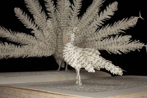 Eski kitaplar sanat eserine dönüştü