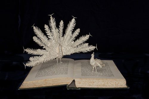 Eski kitaplar sanat eserine dönüştü
