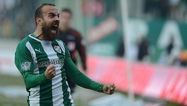 Az atıyor ama attı mı tarih yazıyor!