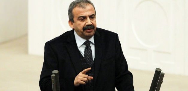 Sırrı Süreyya Önder'e Rize çayı gönderdiler!