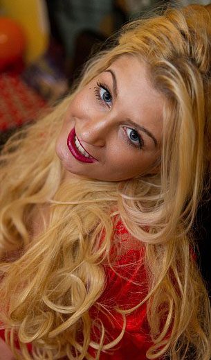 Oğlu için porno yıldızı oldu