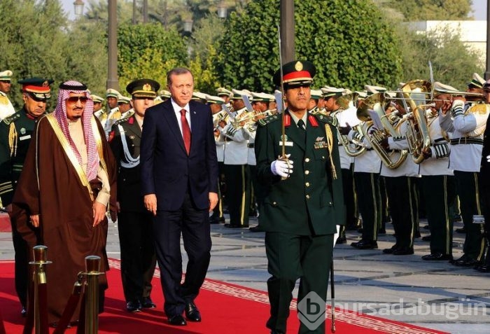 Kral Selman, Erdoğan'ı resmi törenle karşıladı