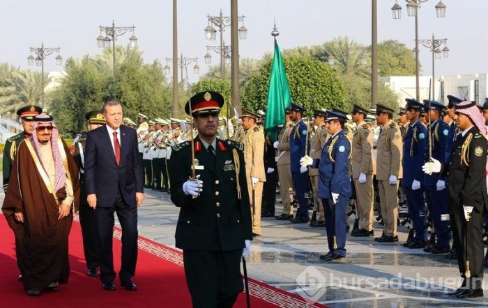 Kral Selman, Erdoğan'ı resmi törenle karşıladı