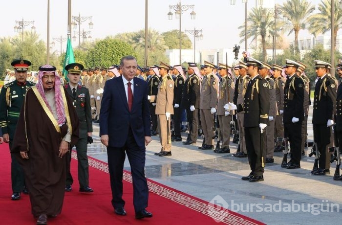 Kral Selman, Erdoğan'ı resmi törenle karşıladı