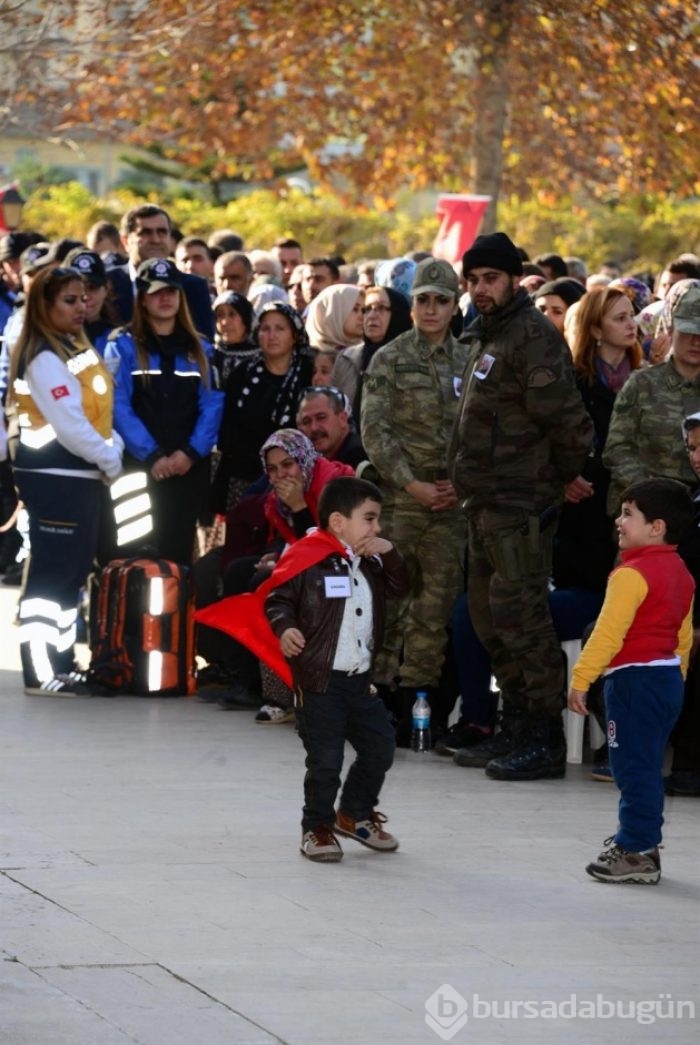 Şehit astsubayın oğlu yürekleri dağladı