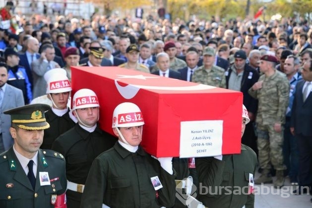 Şehit astsubayın oğlu yürekleri dağladı