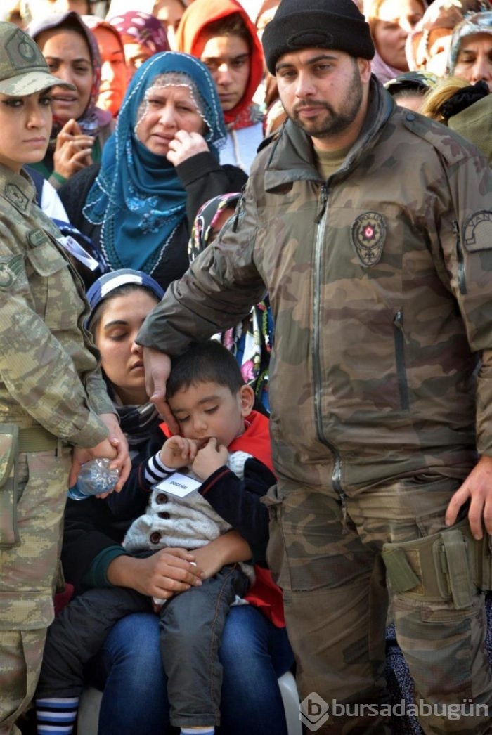 Şehit astsubayın oğlu yürekleri dağladı
