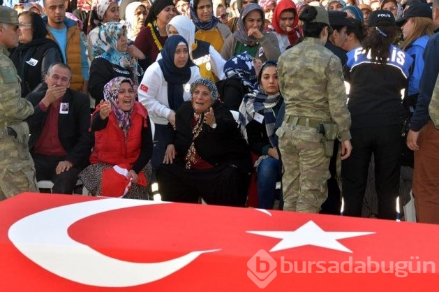 Şehit astsubayın oğlu yürekleri dağladı