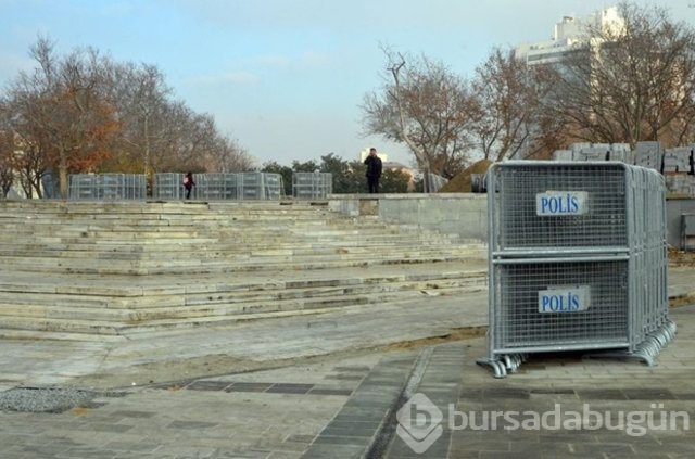 Taksim Meydanı'nda yılbaşı öncesi bariyerli önlem