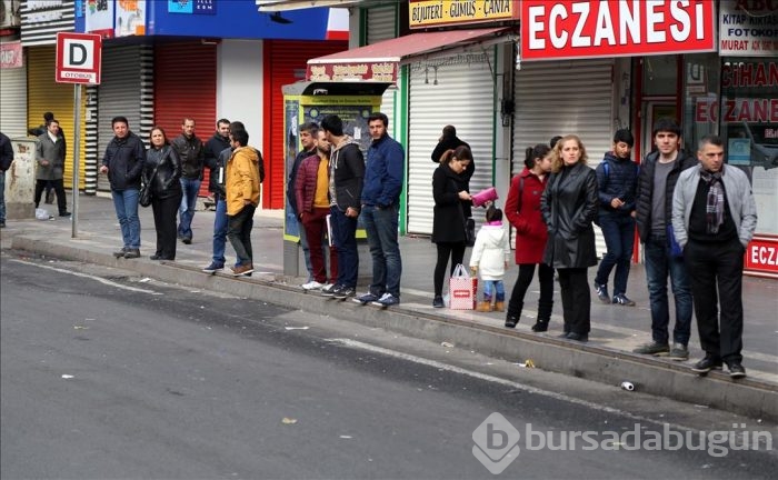 "Sokağa çıkma yasağı" protestosu vatandaşı mağdur etti
