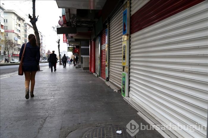 "Sokağa çıkma yasağı" protestosu vatandaşı mağdur etti
