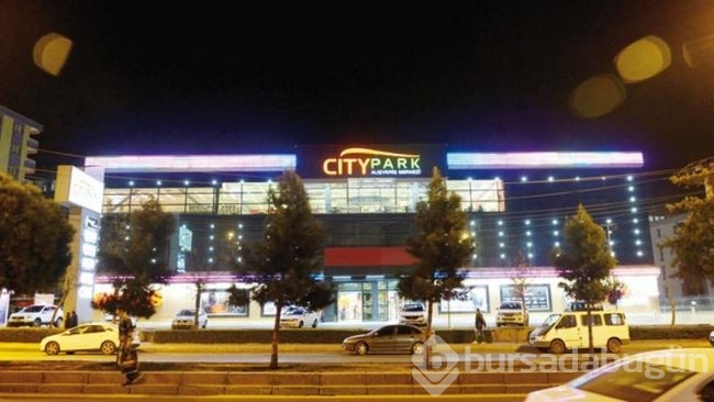 İşte öteki Diyarbakır: Sur'un dışı neonlarıyla yanıyor