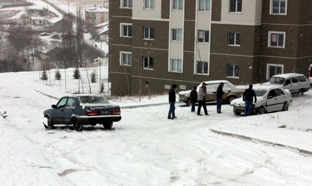 Yurtta kar etkisini gösterdi
