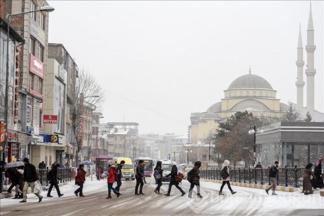 Ülke'nin dört bir yanından kar manzaraları
