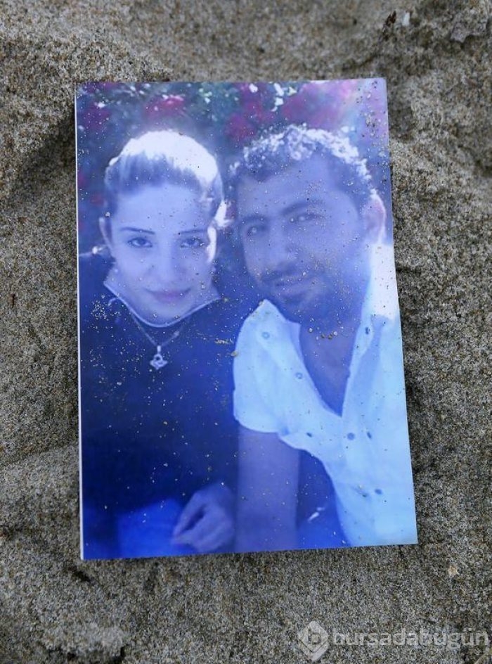 Sığınmacıların geriye düğün fotoğrafları kaldı