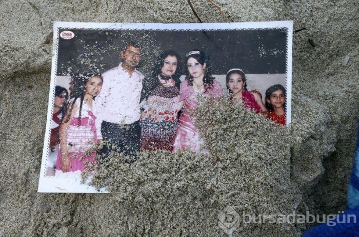 Sığınmacıların geriye düğün fotoğrafları kaldı