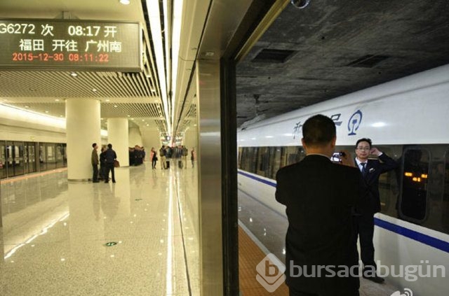 Çin'de devasa yer altı tren istasyonu
