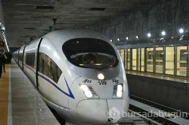 Çin'de devasa yer altı tren istasyonu
