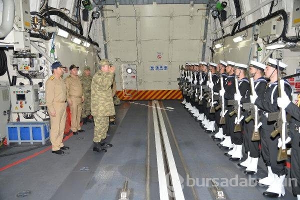 Genelkurmay Başkanı Akar savaş gemisinde