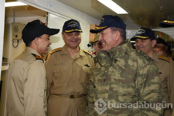 Genelkurmay Başkanı Akar savaş gemisinde