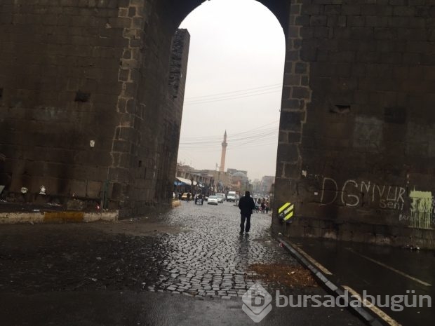 Dargeçit ve Sur'un Gazi Caddesinde sokağa çıkma yasağı kaldırıldı; işte yasaktan geriye kalanlar!