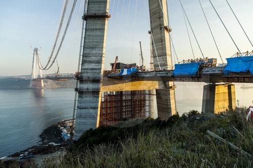 Üçüncü köprüde çalışmalar sürüyor