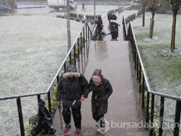 Kar yağışı etkisini artırarak devam ediyor