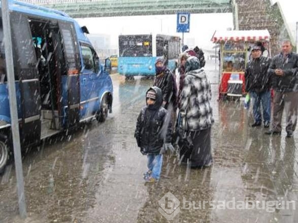 Kar yağışı etkisini artırarak devam ediyor
