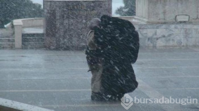 Kar yağışı etkisini artırarak devam ediyor