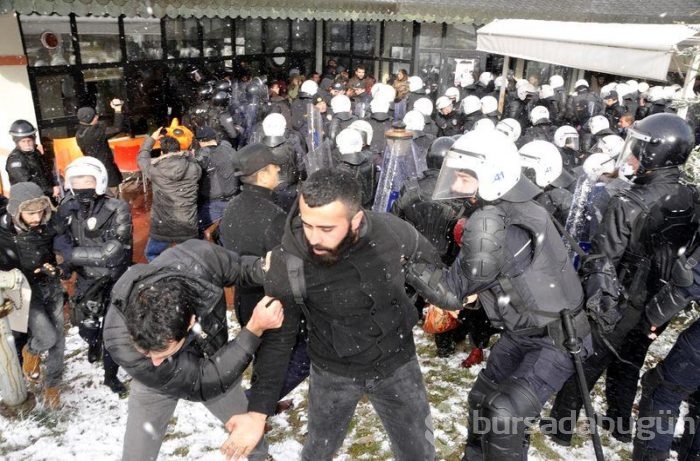 Üniversite karıştı: 28 öğrenci gözaltında