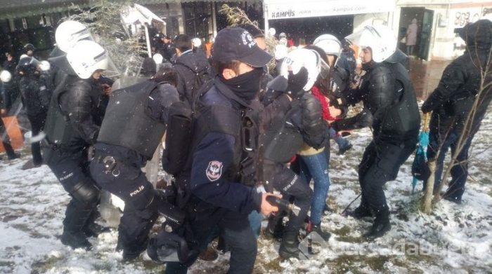 Üniversite karıştı: 28 öğrenci gözaltında