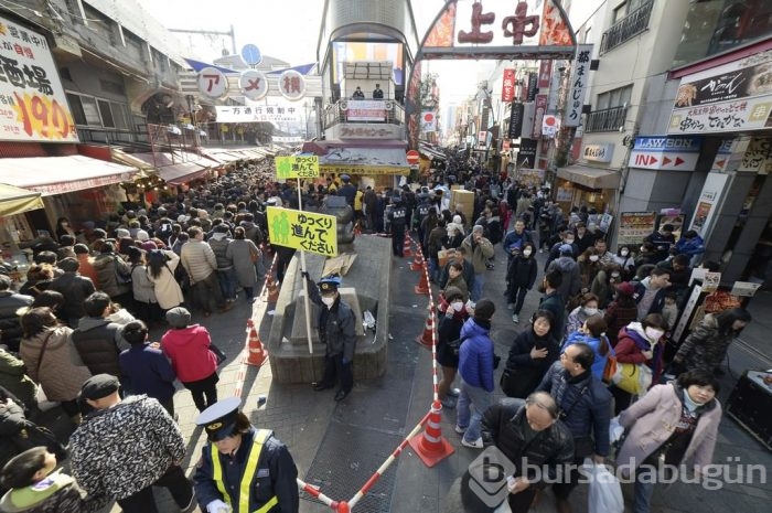 Tokyo'da yeni yıl alışverişi
