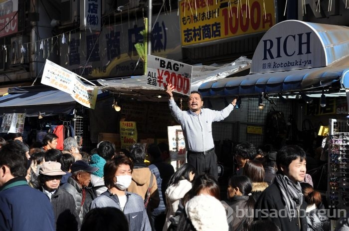 Tokyo'da yeni yıl alışverişi
