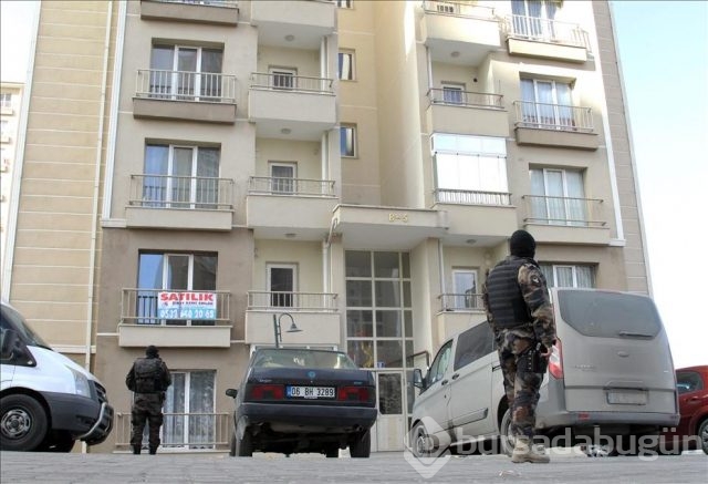 Ankara'da iki canlı bomba yakalandı
