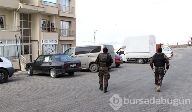Ankara'da iki canlı bomba yakalandı
