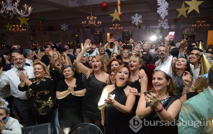 Bursalılar 2016'ya coşku içinde girdi...