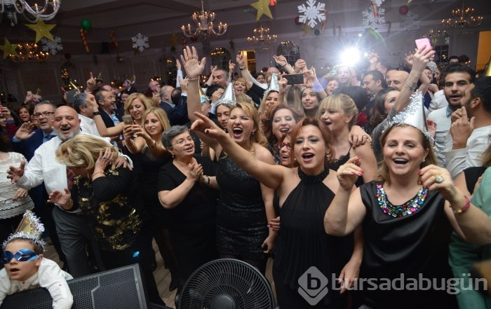 Bursalılar 2016'ya coşku içinde girdi...
