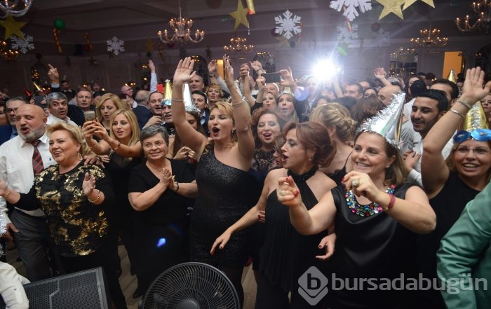 Bursalılar 2016'ya coşku içinde girdi...