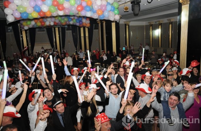 Bursalılar 2016'ya coşku içinde girdi...