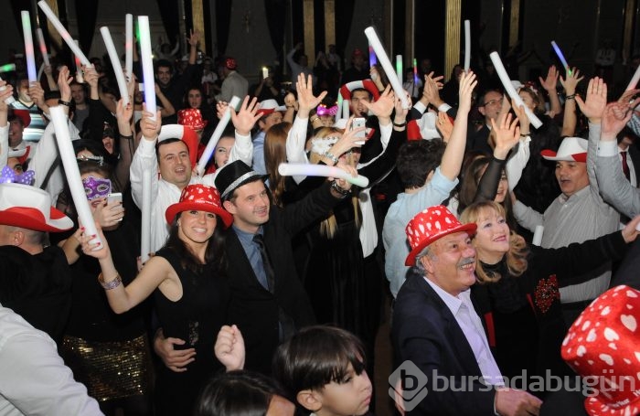 Bursalılar 2016'ya coşku içinde girdi...