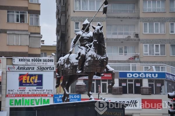 Uludağ'da kar kalınlığı yarım metreyi geçti