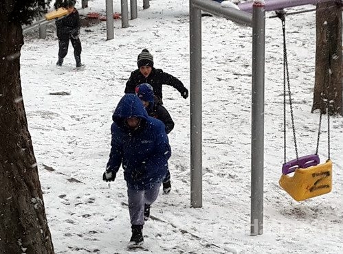 Uludağ'da kar kalınlığı yarım metreyi geçti
