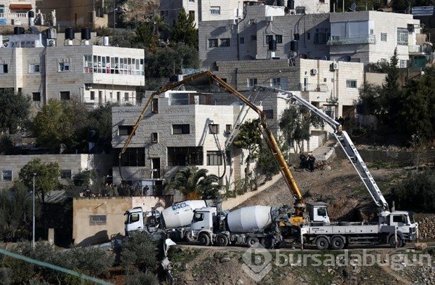 İsrail bir Filistinlinin evine beton doldurdu