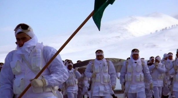 Sarıkamış'ta şehitler, şiddetli soğukta anıldı