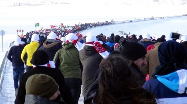 Sarıkamış'ta şehitler, şiddetli soğukta anıldı