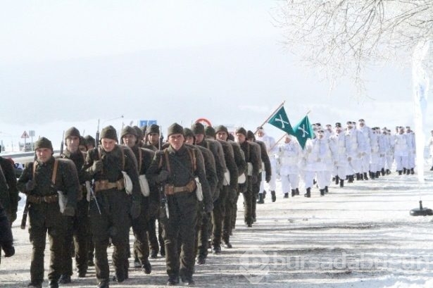 Sarıkamış'ta şehitler, şiddetli soğukta anıldı